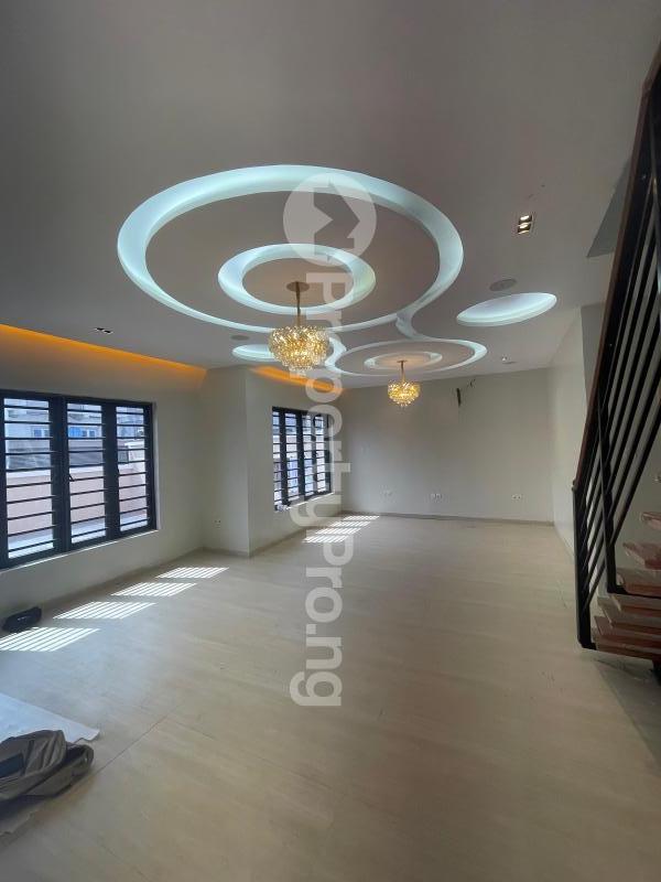 4 bedroom House for sale Millenuim/UPS Gbagada Lagos