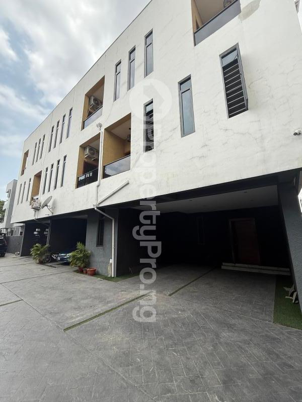 4 bedroom House for sale 4 Bedroom Terrace Duplex For Sale Osapa london Lekki Lagos