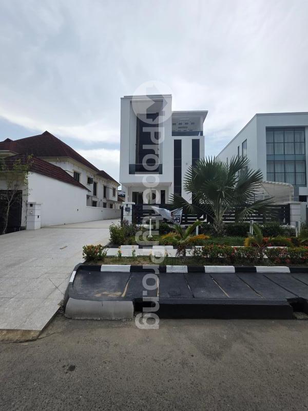 5 bedroom House for sale Pinnock Beach Estate Osapa london Lekki Lagos