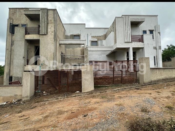 8 bedroom House for sale Jericho Ibadan Oyo