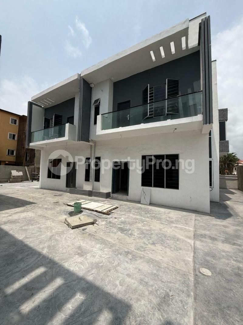 4 bedroom House for sale Ologolo Lekki Lagos