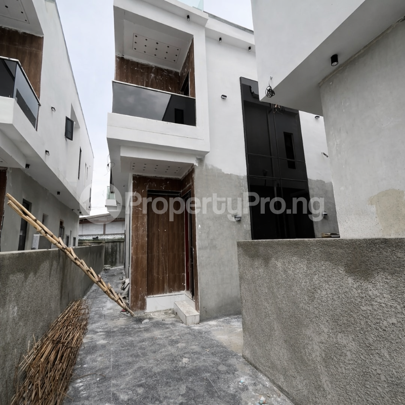 4 bedroom House for sale Estate Igbo-efon Lekki Lagos