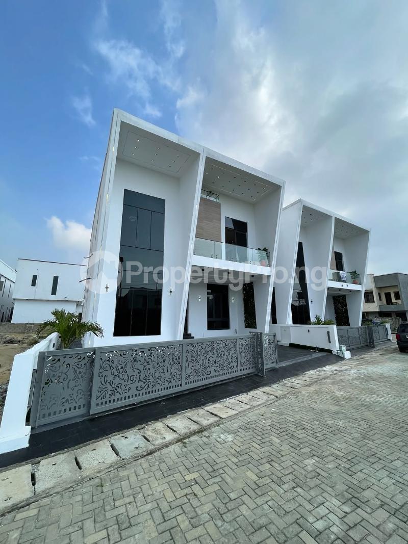 5 bedroom House for sale 2nd Toll Gate Lekki Lagos