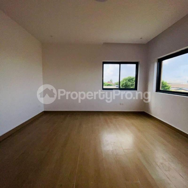 4 bedroom House for rent Ikorodu road(Ilupeju) Ilupeju Lagos - 0