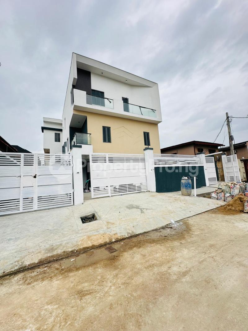 4 bedroom House for sale Ogba Lagos