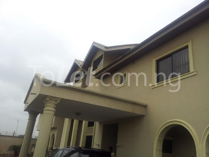 9 bedroom House for rent Behind Mobil Filling Station Maryland Ikeja Lagos