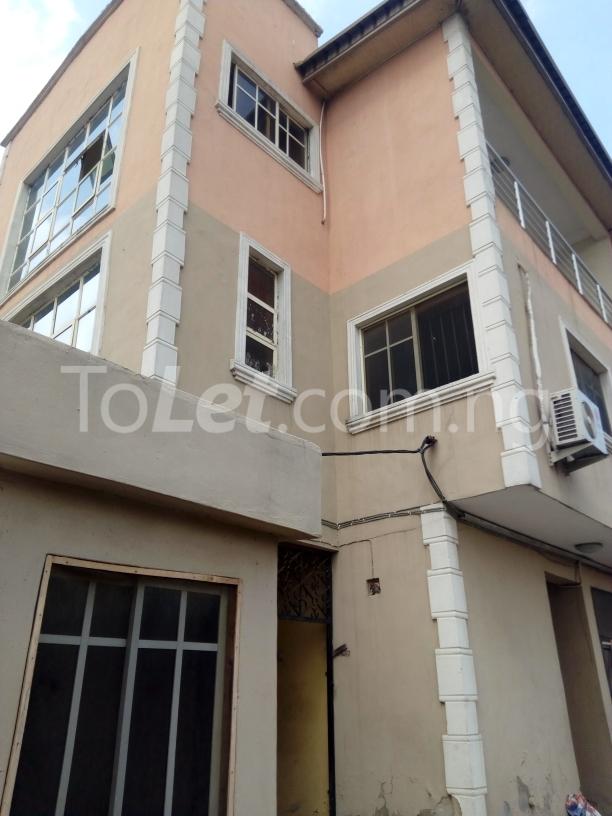 3 bedroom Flat / Apartment for rent   Atunrase Medina Gbagada Lagos
