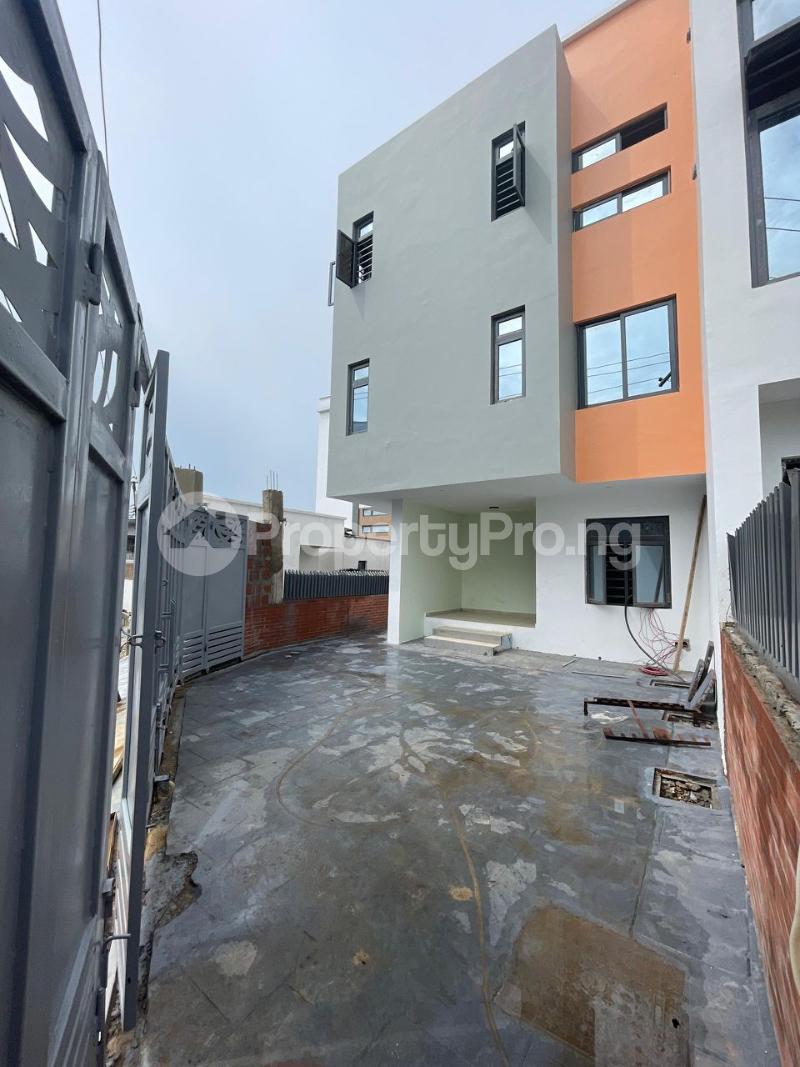 4 bedroom House for sale Maryland Lagos