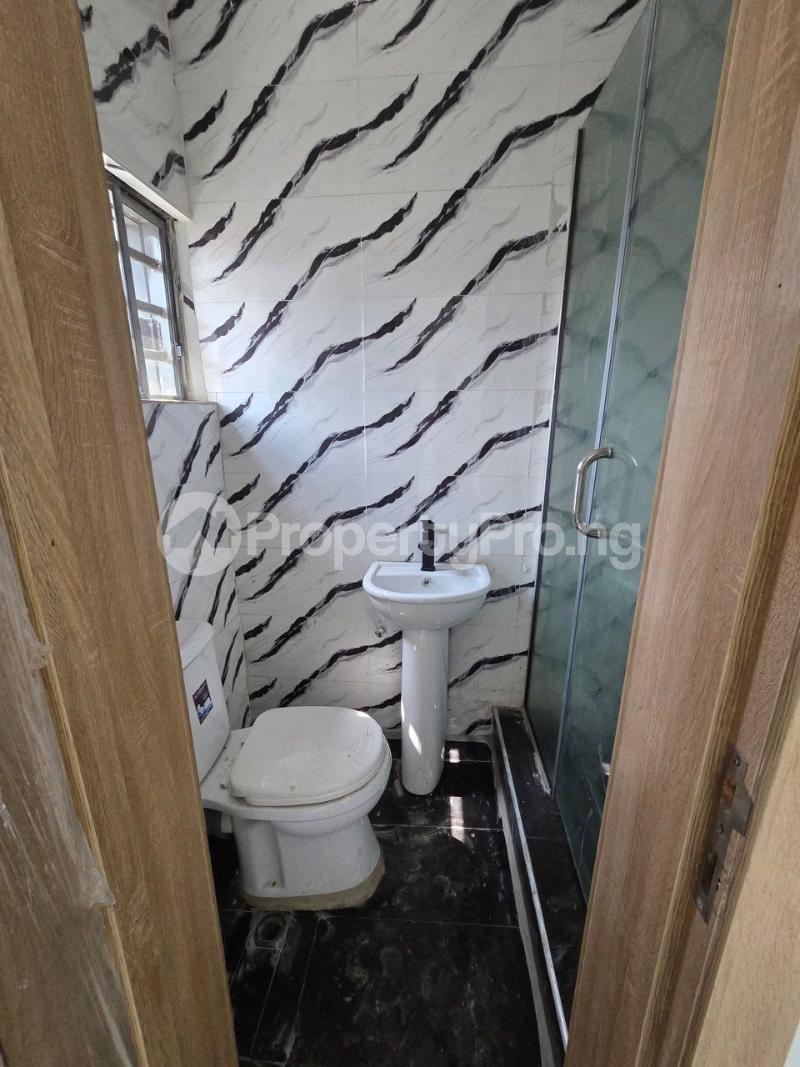 2 bedroom Flat / Apartment for sale Yaba Lagos
