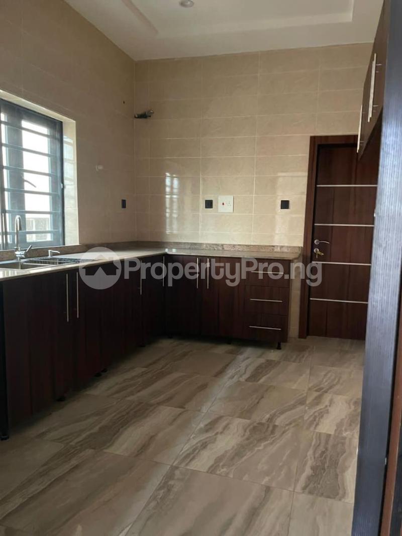 House in Airport Road(Ikeja) Ikeja Lagos House for rent in ikeja