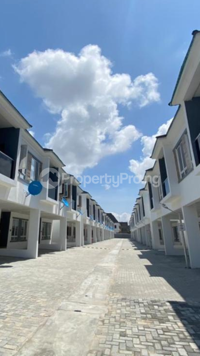 4 bedroom House for sale Lekki Lagos