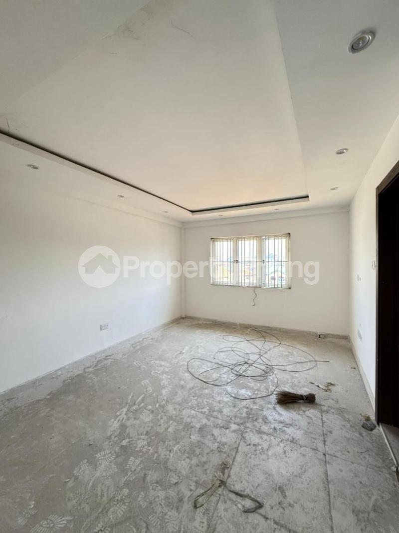3 bedroom Flat / Apartment for sale Ogunlana Surulere Lagos