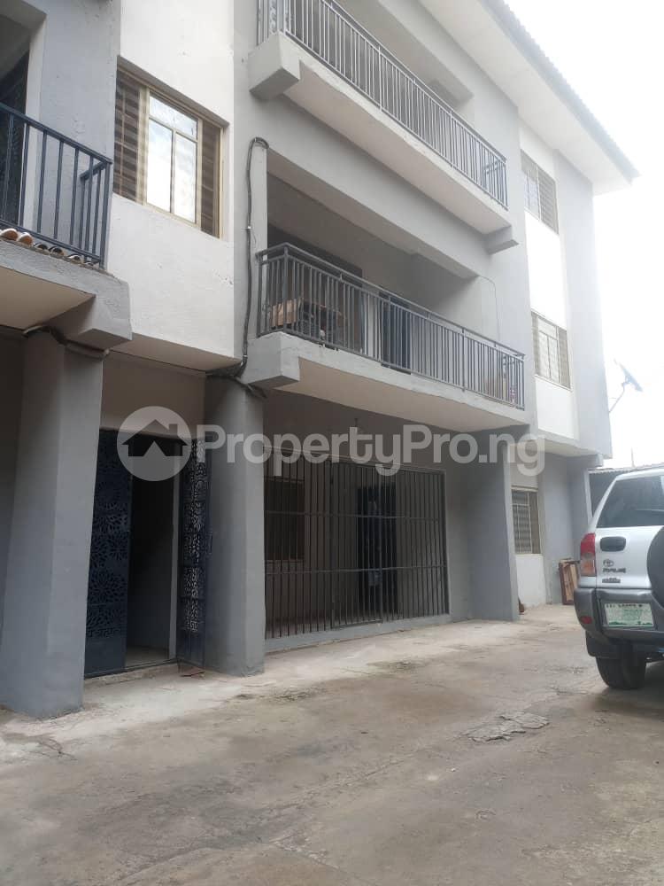 3 bedroom Flat / Apartment for rent Off Afariogun Mafoluku Oshodi Lagos