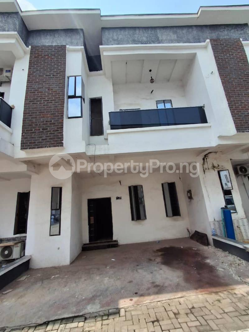 4 bedroom House for sale Hotel Bus Stop Igando Ikotun/Igando Lagos