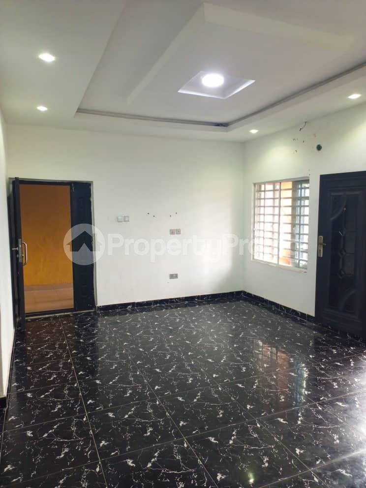 2 bedroom Flat / Apartment for rent Off Pedro Road, Palmgroove, Lagos. Palmgrove Shomolu Lagos