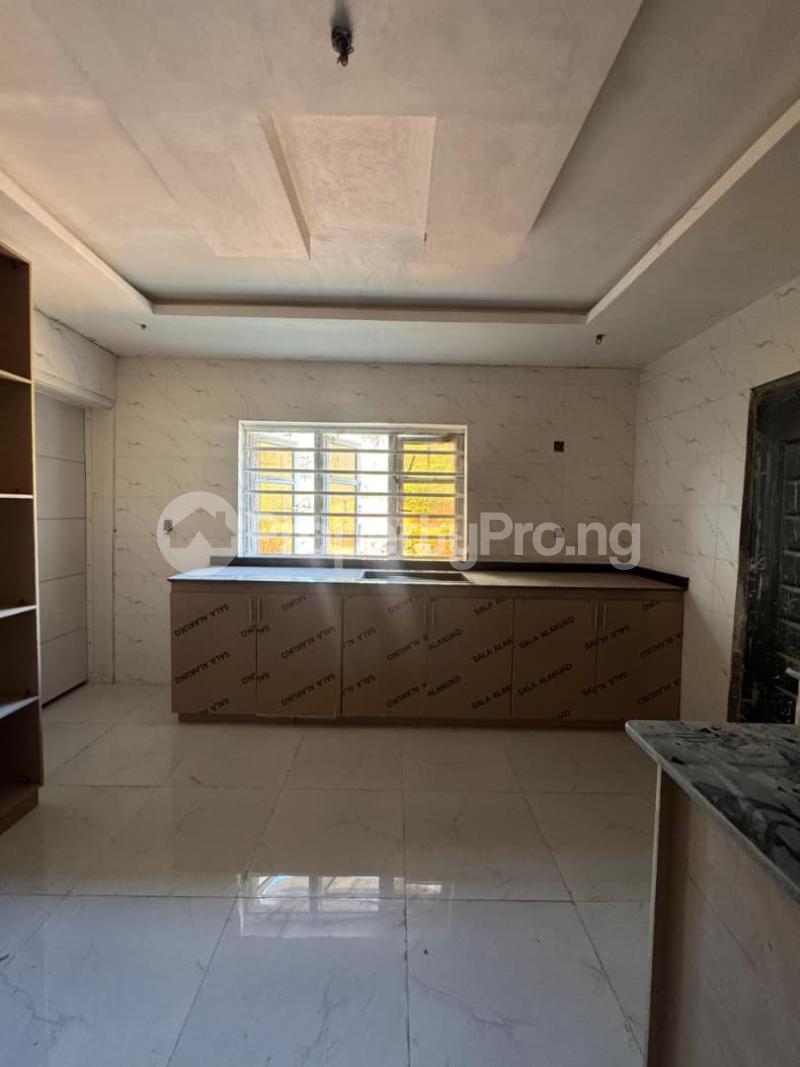 2 bedroom House for rent 16, Ferrari Lane Alalubosa G R A Ibadan Oyo