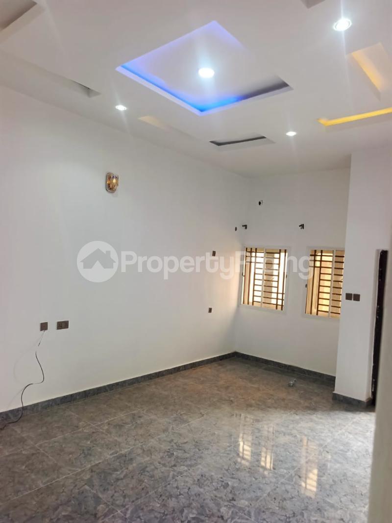 2 bedroom House for rent No 7 , Olusegun Lamidi Street White Gate Ibadan Oluyole Estate Ibadan Oyo