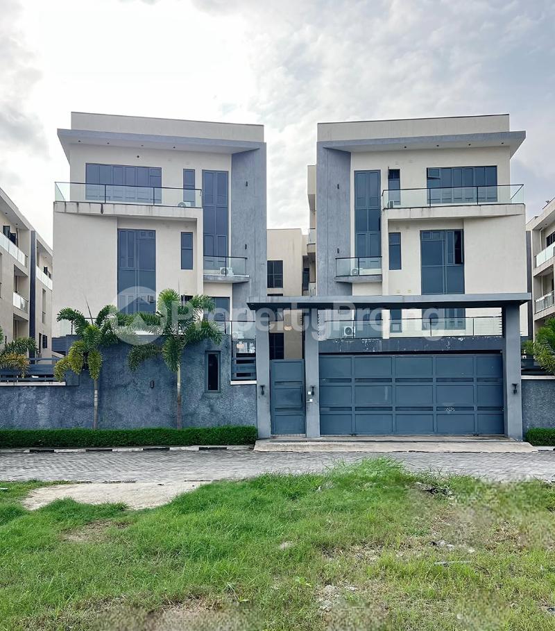 2 bedroom Flat / Apartment for rent The Property Located Within A Good Neighborhood Lekki Phase 1 Lekki Lagos