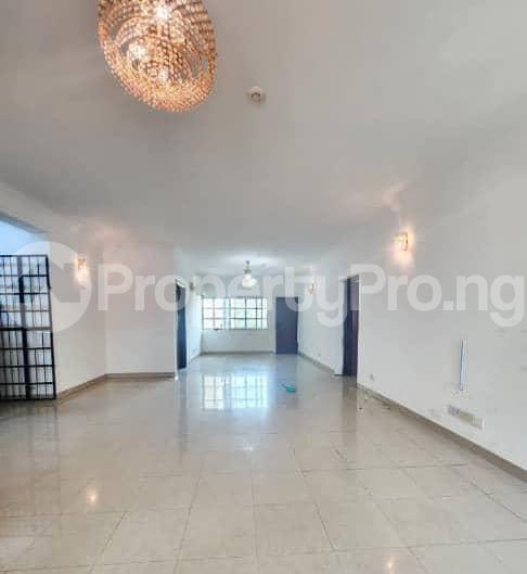 3 bedroom Flat / Apartment for rent Mobolaji Johnson Avenue. Old Ikoyi Ikoyi Lagos