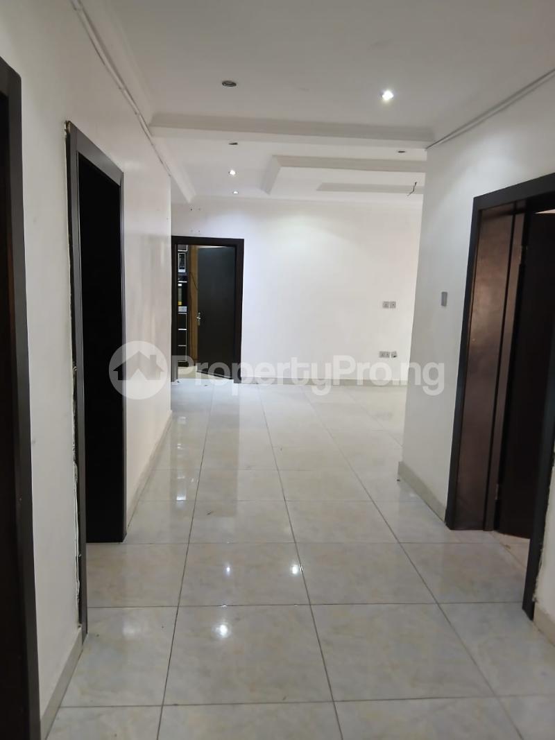 3 bedroom Flat / Apartment for rent Alagomeji, Yaba, Lagos. Alagomeji Yaba Lagos