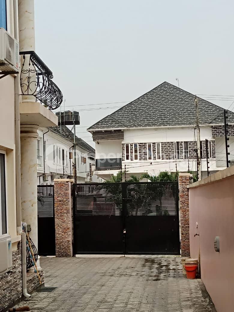 3 bedroom Flat / Apartment for rent chevron Lekki Lagos