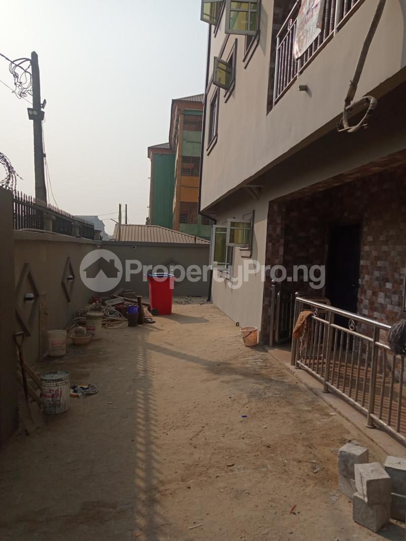 3 bedroom Flat / Apartment for rent Adekunle Yaba Lagos