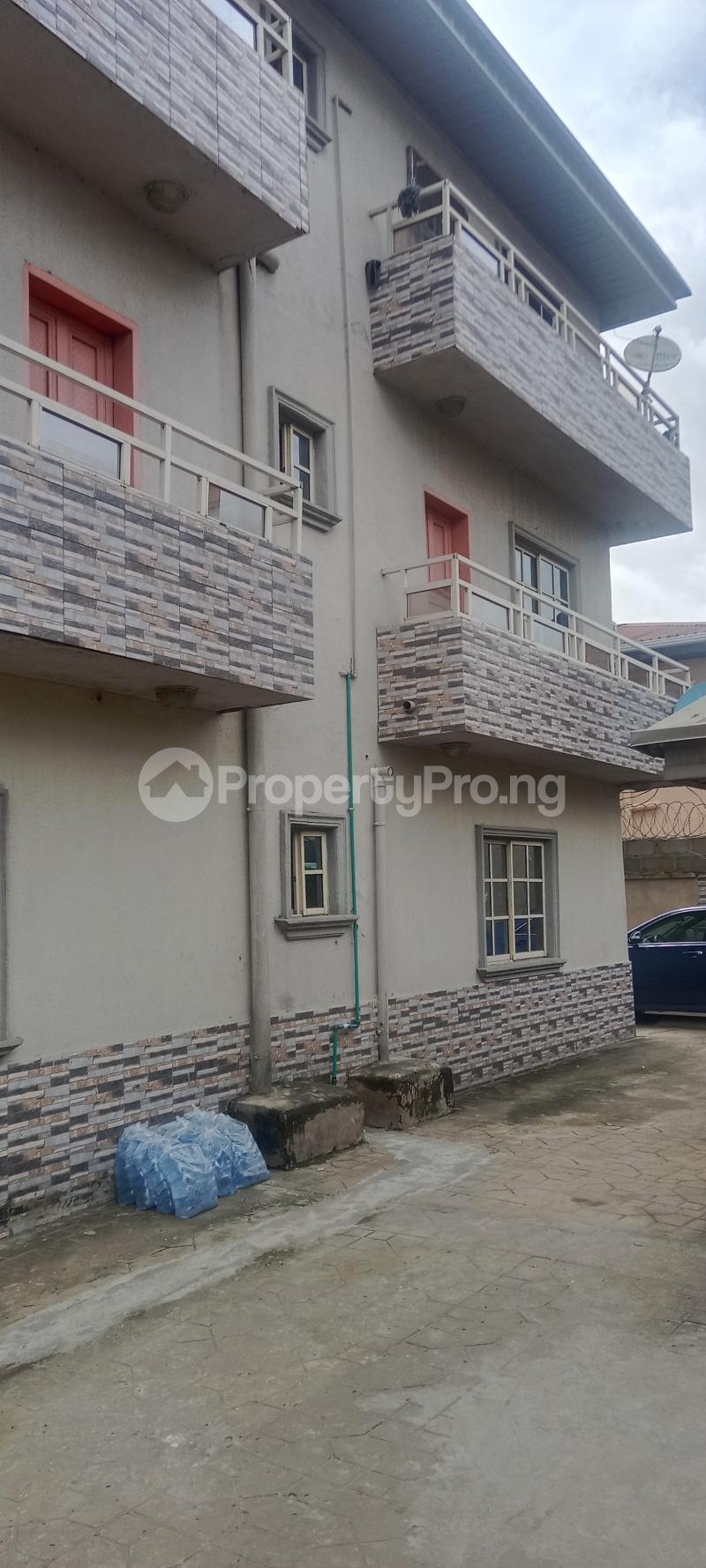 3 bedroom Flat / Apartment for rent Parkview Estate Ago palace Okota Lagos