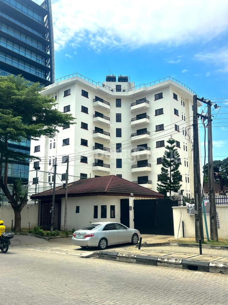 3 bedroom Flat / Apartment for rent The Property Located Within A Good Neighborhood Old Ikoyi Ikoyi Lagos