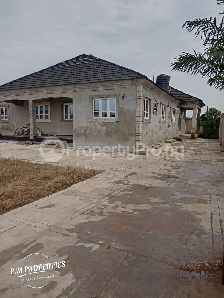 4 bedroom House for sale Magboro Obafemi Owode Ogun