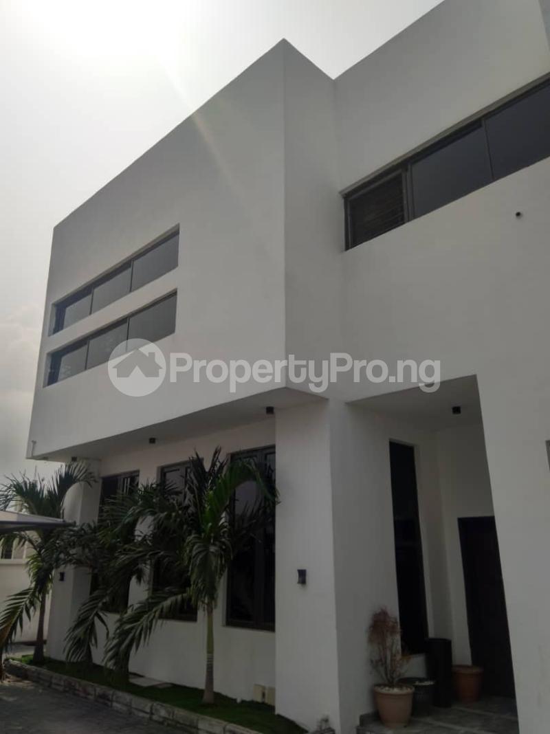 4 bedroom House for rent Peanock Beach Estate Jakande Lekki Lagos