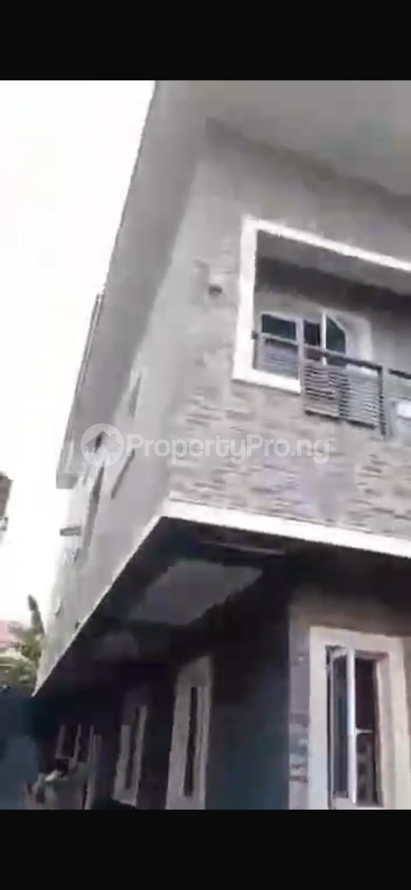 4 bedroom House for sale In An Estate Adeniyi Jones Ikeja Lagos