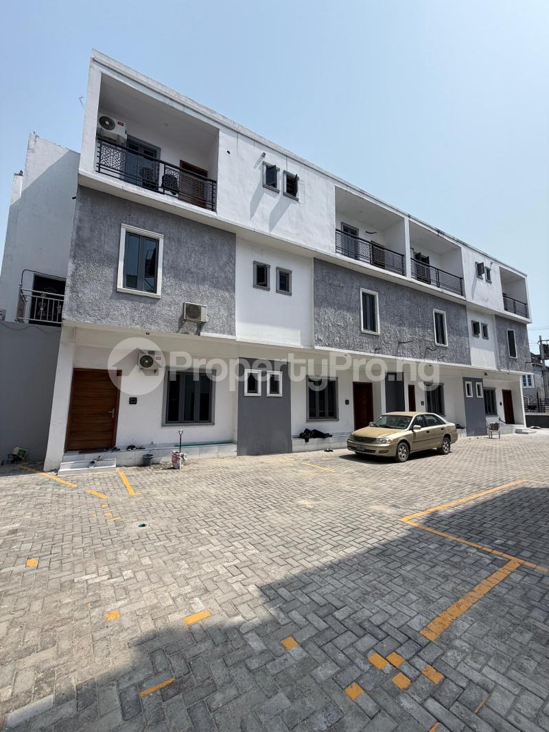4 bedroom House for rent Ologolo Lekki Lagos