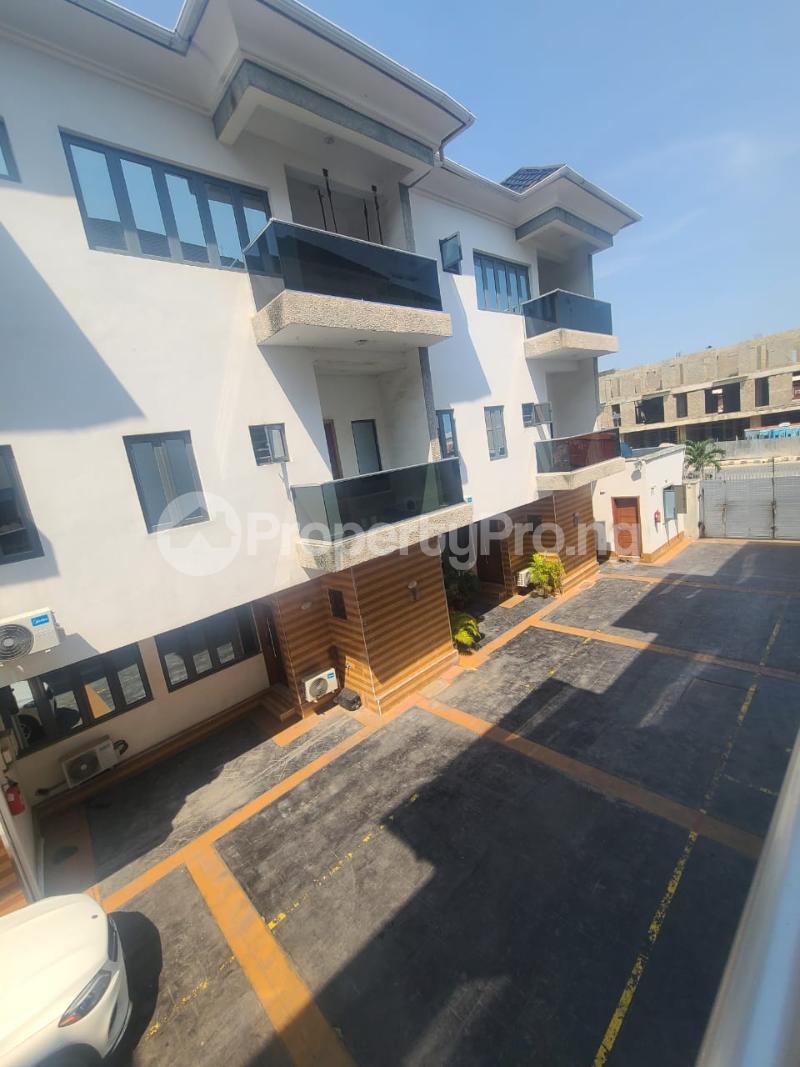 4 bedroom House for rent Platinum Way Jakande Lekki Lagos
