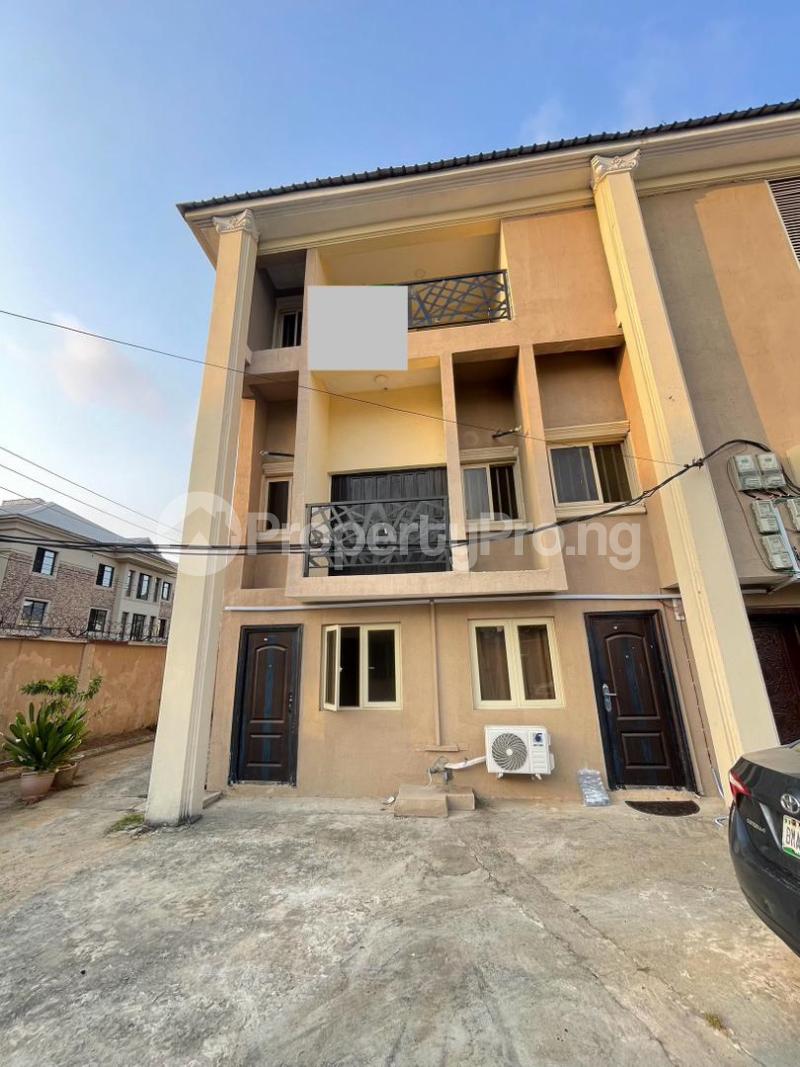 4 bedroom House for rent Trinity Court Agungi Lekki Lagos