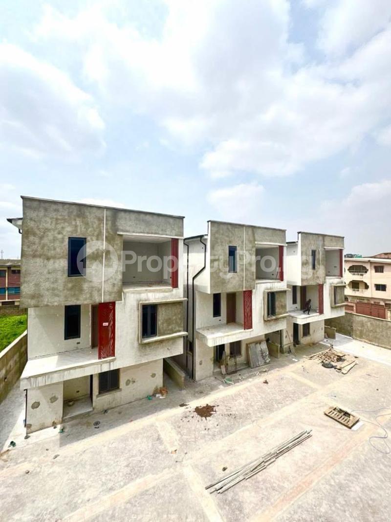 4 bedroom House for sale Ogba Lagos