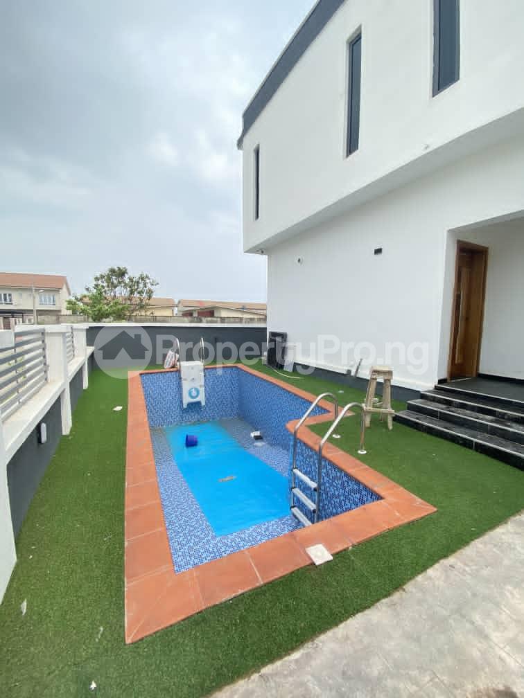 5 bedroom House for sale 2nd Toll Gate Lekki Lagos