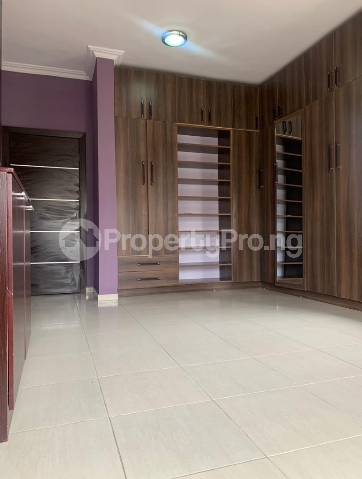 3 bedroom Flat / Apartment for sale Surulere Lagos