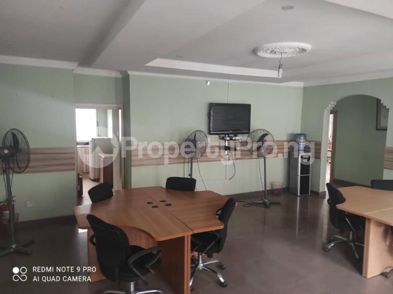 3 bedroom Commercial Property for rent By Commercial Avenue ( Close To Ozone Cinemas) Sabo, Yaba, Lagos. Sabo Yaba Lagos