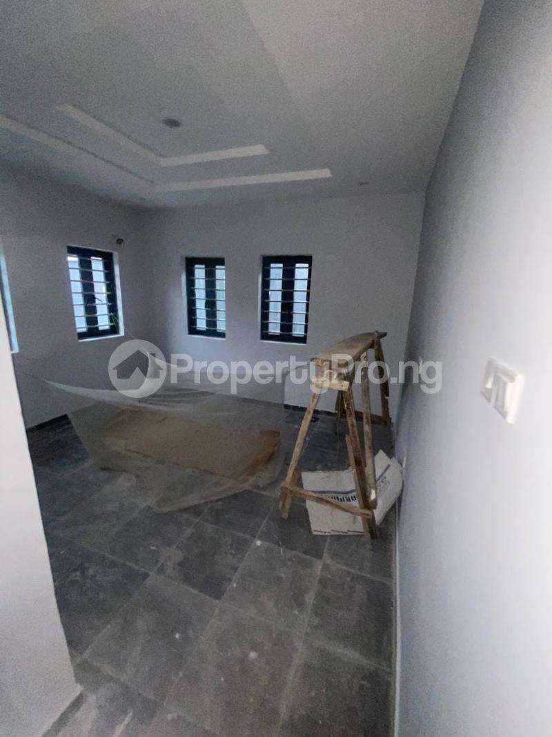 3 bedroom Flat / Apartment for rent Off Pedro Road Obanikoro Shomolu Lagos