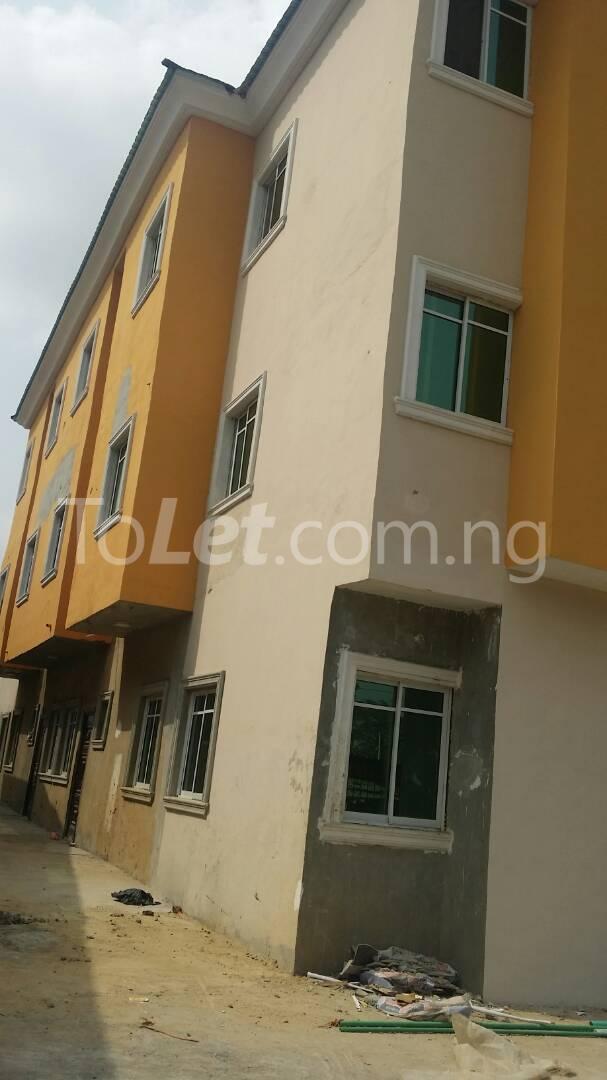 3 bedroom Flat / Apartment for rent   Bye pass Ilupeju Ilupeju Lagos - 0