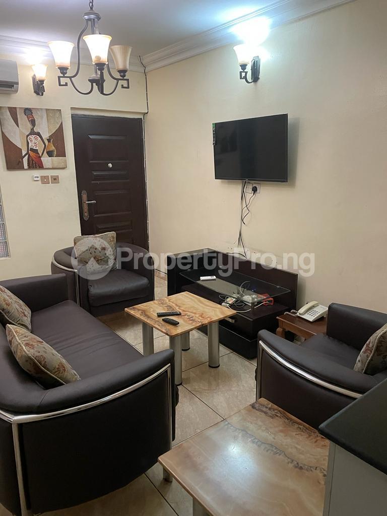 1 bedroom Flat / Apartment for shortlet Bode Thomas Surulere Lagos