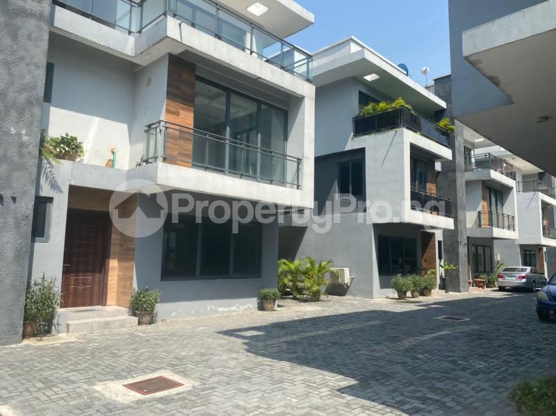 4 bedroom House for rent ONIRU Victoria Island Lagos