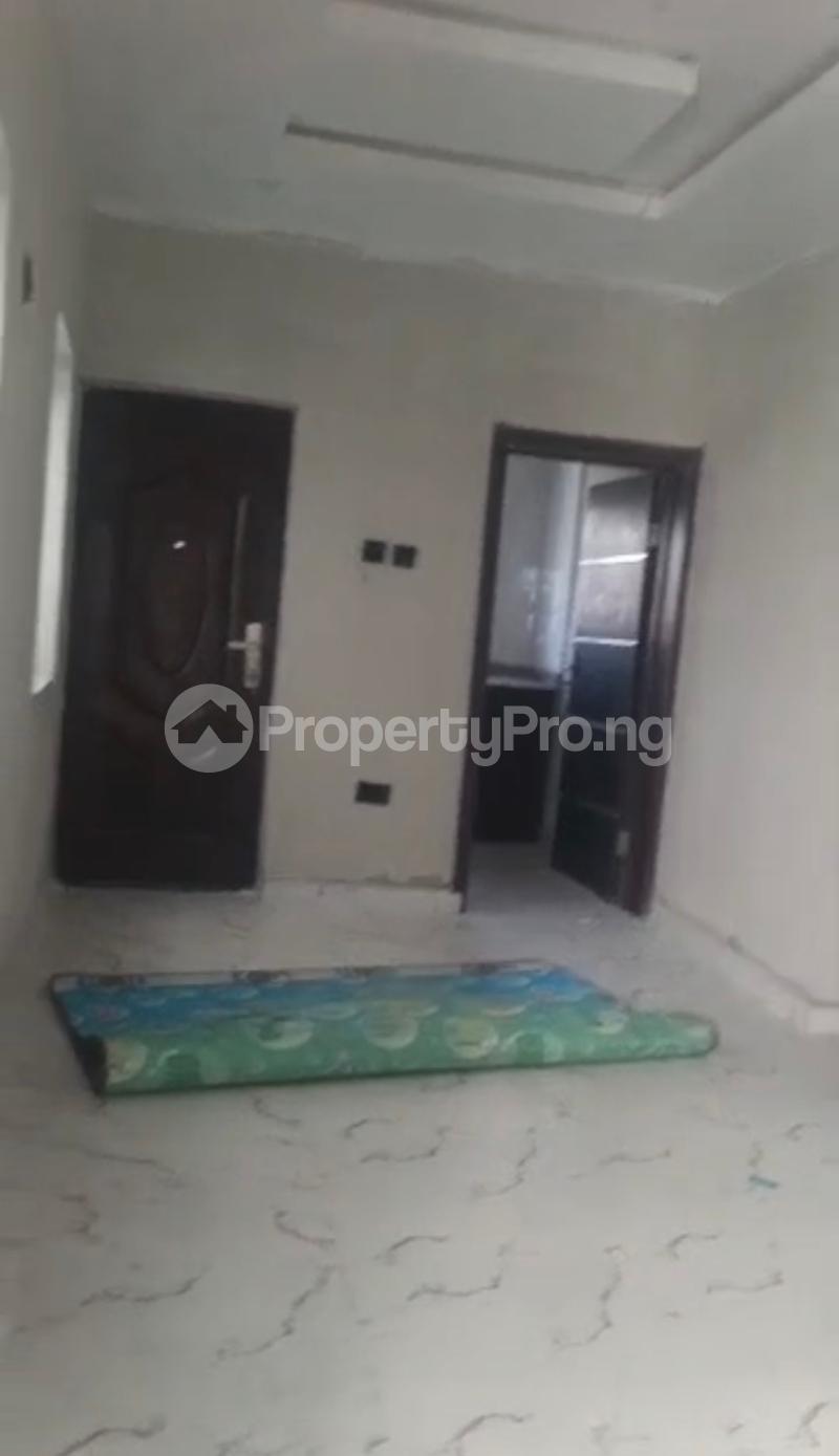 2 bedroom Flat / Apartment for rent Off Market Shomolu Lagos