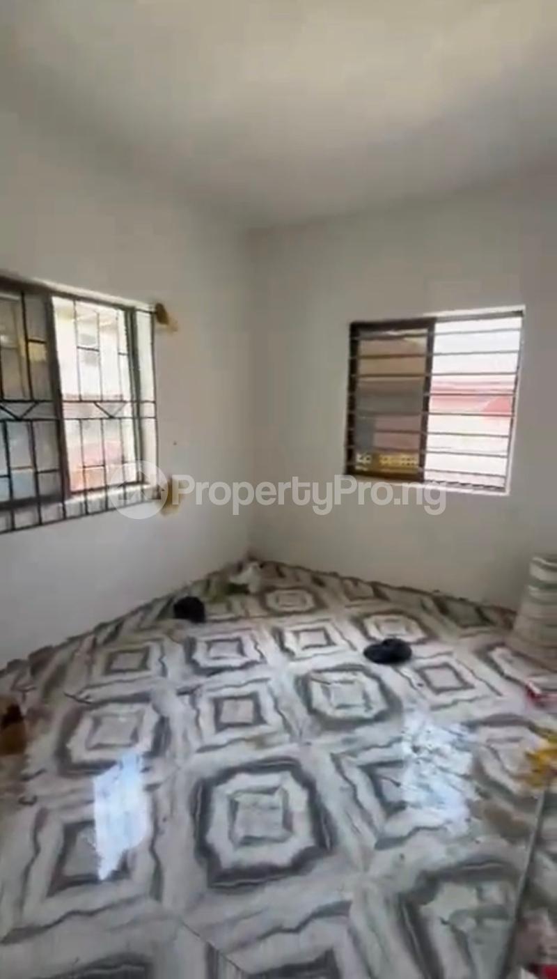 1 bedroom Flat / Apartment for rent Fadeyi Waec Axis Yaba Lagos