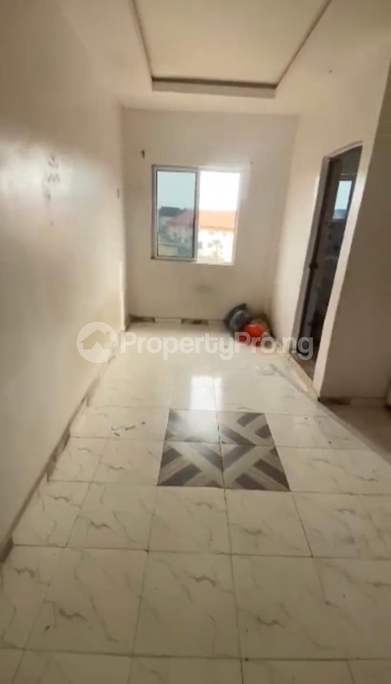 1 bedroom Flat / Apartment for rent Olumo Street, Onike Yaba Lagos - 0