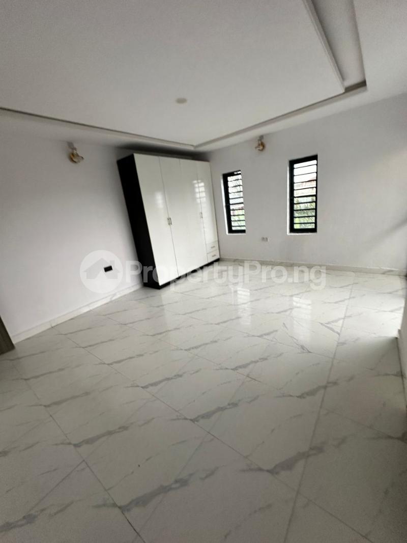 3 bedroom House for rent Soluyi Gbagada Lagos