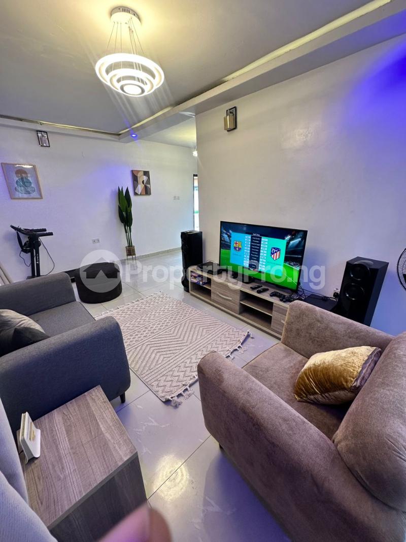 2 bedroom Flat / Apartment for shortlet Onike Estate Onike Yaba Lagos