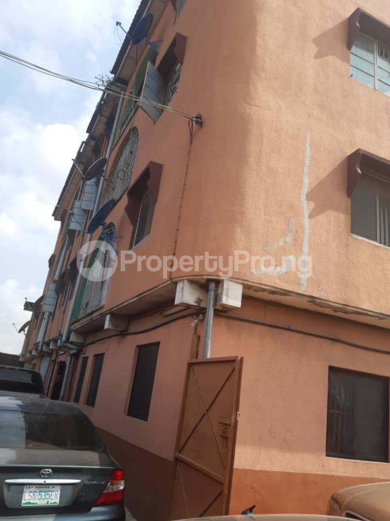 3 bedroom Flat / Apartment for rent   Bariga Shomolu Lagos