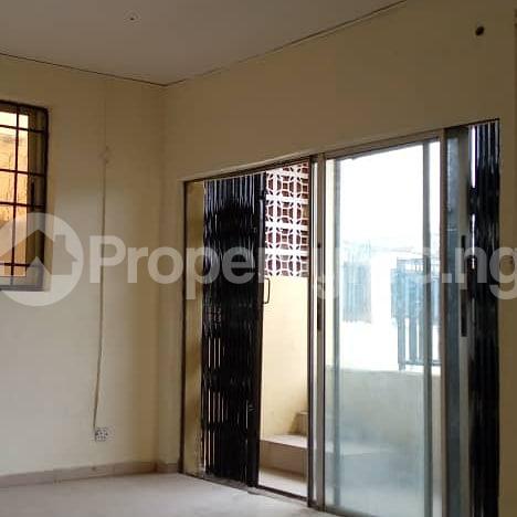 1 bedroom Flat / Apartment for rent   Obanikoro Shomolu Lagos