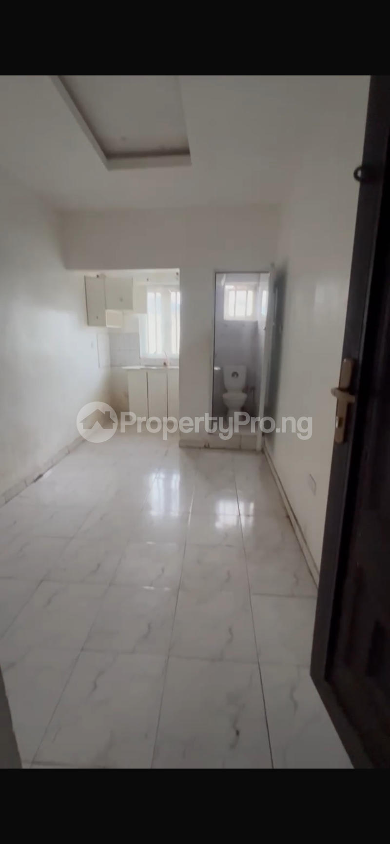 Flat / Apartment for rent Off Pedro Shomolu Lagos